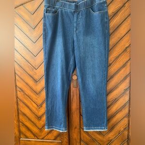 Isaac Mizrahi blue denim Capri pants size 14